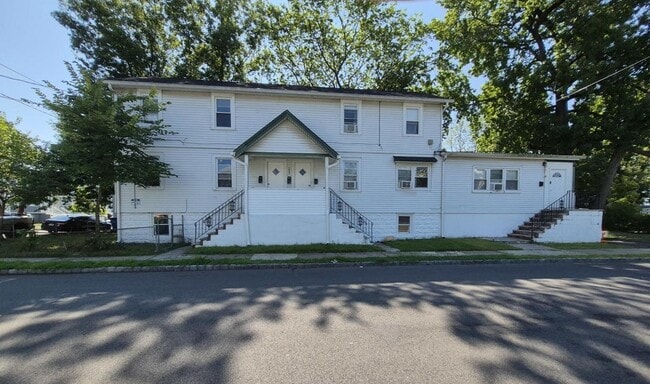 225 4th St in Englewood, NJ - Foto de edificio - Building Photo