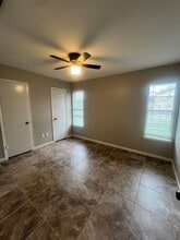 213 Cindy Ann St in Lorena, TX - Building Photo - Building Photo