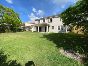 1647 Sandpiper Cir in Weston, FL - Building Photo - Building Photo