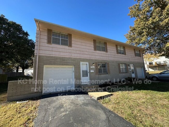9338 Bluejacket St in Overland Park, KS - Building Photo - Building Photo