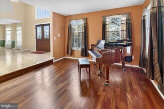 7 Redwood Ct in West Windsor Township, NJ - Building Photo - Building Photo