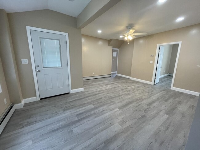 6 Vincent Pl in Lynbrook, NY - Building Photo - Building Photo