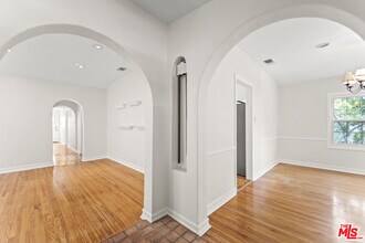 11320 Homedale St in Los Angeles, CA - Building Photo - Building Photo
