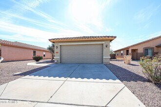 25025 W Dove Mesa Dr in Buckeye, AZ - Building Photo - Building Photo