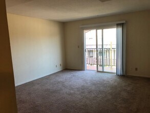 2017 NW Hickory Ln in Ankeny, IA - Foto de edificio - Building Photo