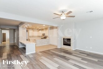 5595 Criollo Dr in Las Vegas, NV - Foto de edificio - Building Photo