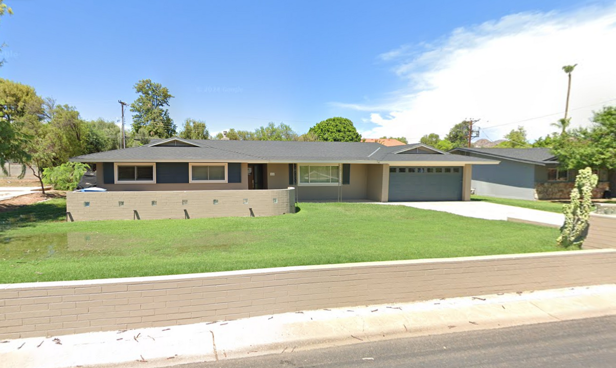 2116 E Solano Dr in Phoenix, AZ - Building Photo