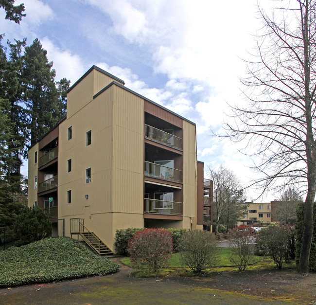 Tualatin Greens in Tualatin, OR - Building Photo - Building Photo