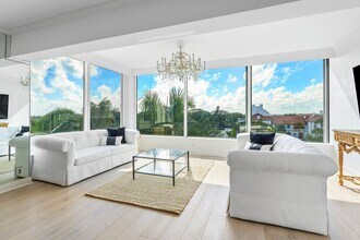 44 Cocoanut Row in Palm Beach, FL - Building Photo - Building Photo