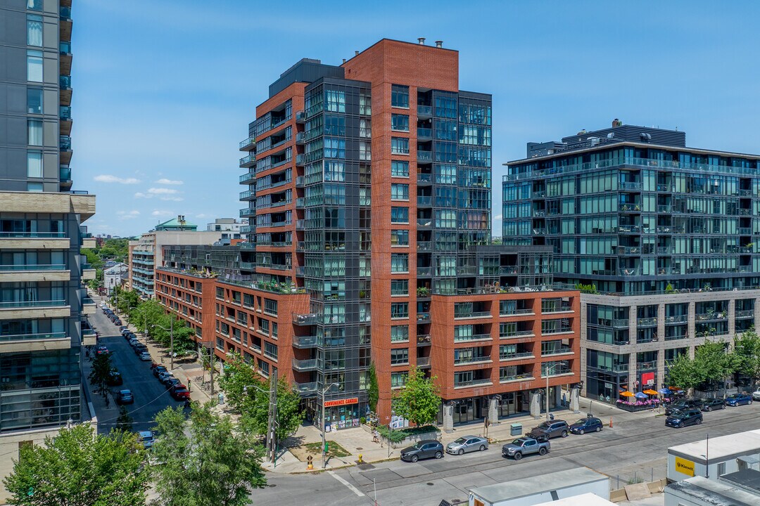 WestQ in Toronto, ON - Building Photo