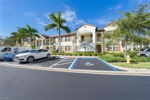 15130 Palmer Lake Cir-Unit -204 in Naples, FL - Foto de edificio - Building Photo