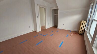 16 Gerald Rd, Unit 2 in Boston, MA - Foto de edificio - Building Photo