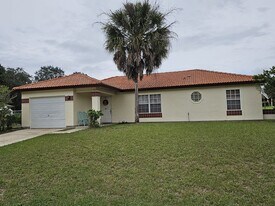 311 Oak Ln Dr in Ocala, FL - Building Photo
