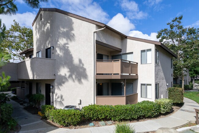 Mountain View Apartment Homes in Upland, CA - Foto de edificio - Building Photo
