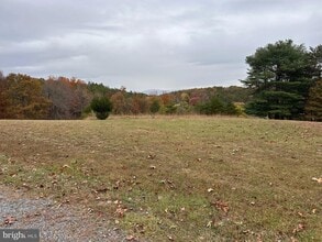 2289 Potomac Rd in Berkeley Springs, WV - Building Photo - Building Photo