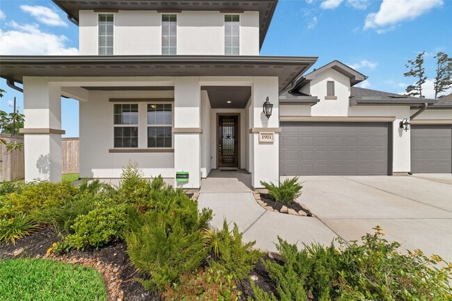 property at 1911 Hickory Grv Ln