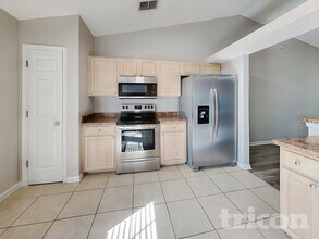 8755 Tidewood Ct in Jacksonville, FL - Foto de edificio - Building Photo