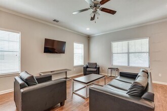 1300 Steamboat Wy in Norman, OK - Building Photo - Building Photo