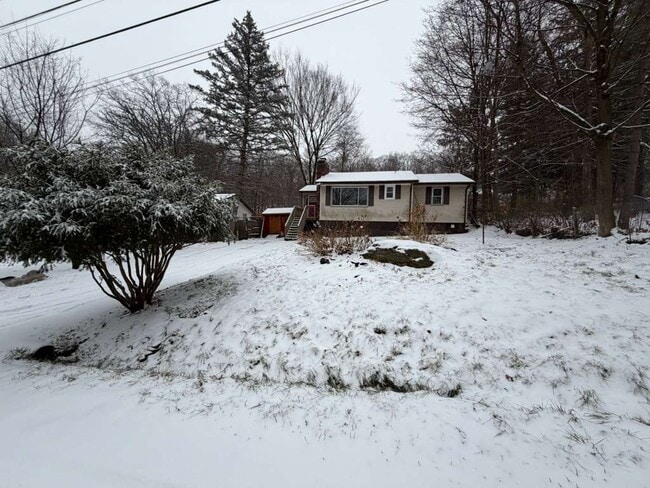 property at 25 Laurel Trl