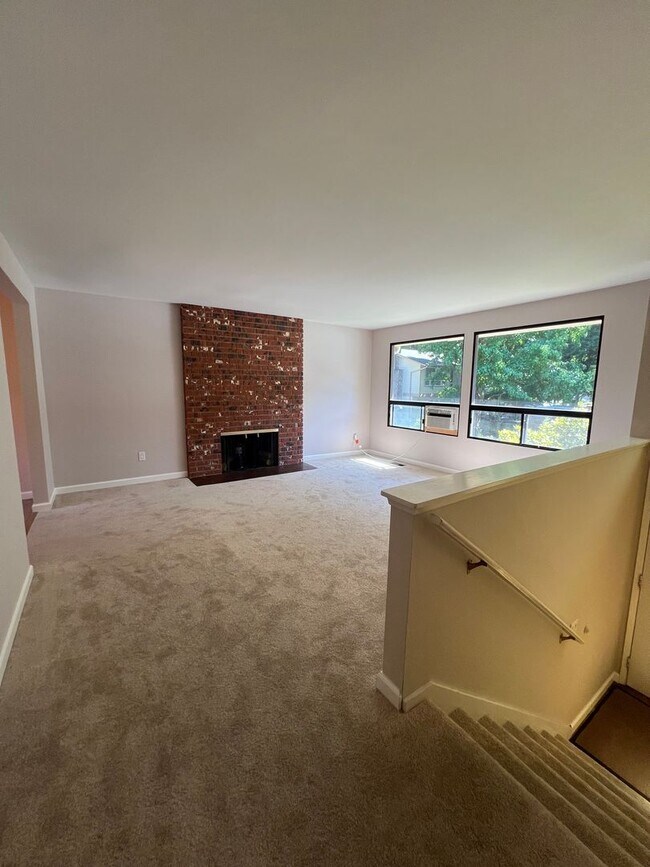 14144 76th Pl NE in Kirkland, WA - Building Photo - Building Photo