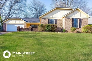 6994 Oakland Chase in Memphis, TN - Building Photo