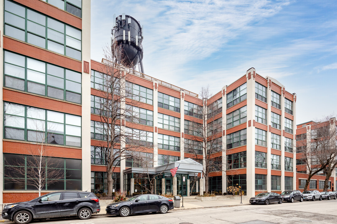 Pencil Factory Lofts in Chicago, IL - Foto de edificio