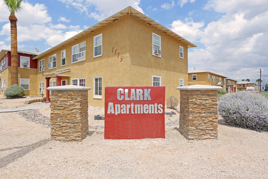 Clark Maryland Apartments in Las Vegas, NV - Building Photo