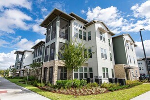 Urbon @ Nona Apartment Homes in Orlando, FL - Building Photo