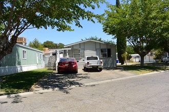 Fairview Mobile Home Park in Coalinga, CA - Building Photo - Building Photo