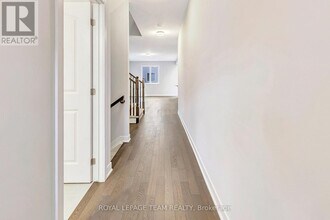475 Brigatine Ave in Ottawa, ON - Building Photo - Building Photo