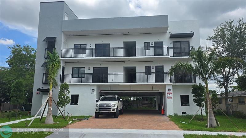 3721 SW 12th Pl in Fort Lauderdale, FL - Foto de edificio