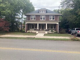 305 E Lytle St in Murfreesboro, TN - Building Photo