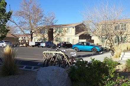 Pershing Meadows in Lovelock, NV - Foto de edificio
