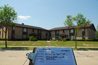 Colonial Pointe in Milwaukee, WI - Building Photo - Other