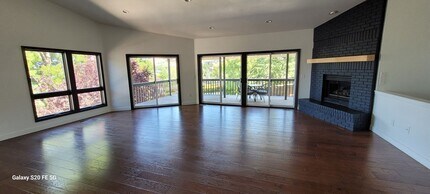 4325 Jennie Way in Medford, OR - Building Photo - Building Photo