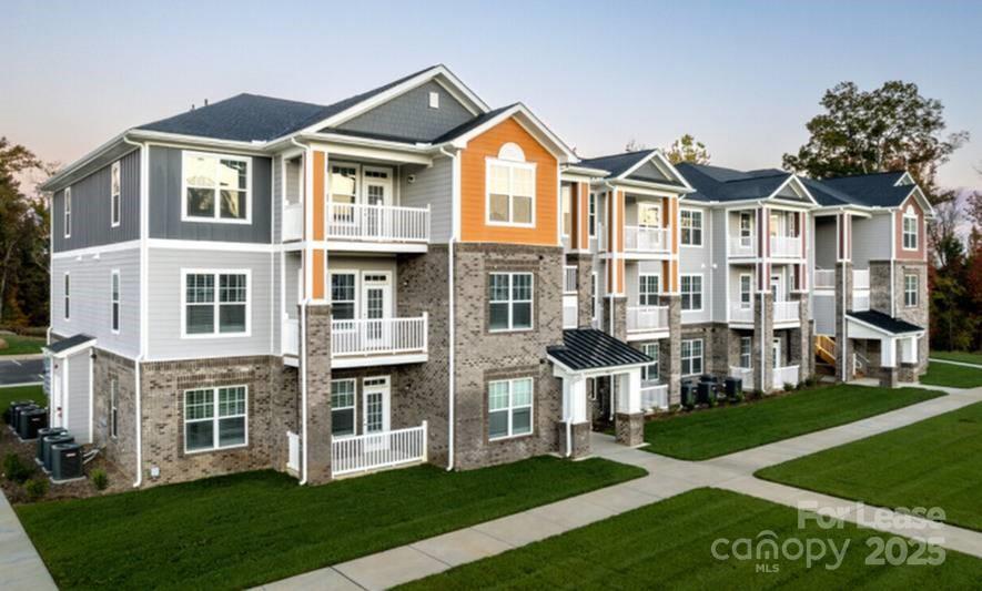 12509 Crown Park Ct in Charlotte, NC - Building Photo