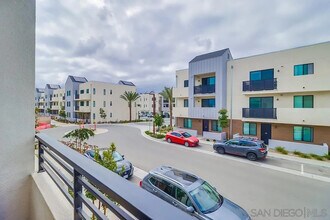 2402 Cascalote Lp in San Diego, CA - Building Photo - Building Photo
