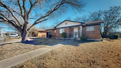 1204 Cedar Dr in Killeen, TX - Building Photo - Building Photo