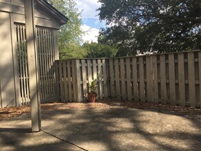 214 Westbrooke Dr in Statesboro, GA - Building Photo - Building Photo