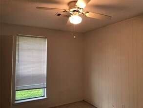 11103 Sharpview Dr in Houston, TX - Building Photo - Building Photo