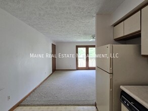 10 Hartley St in Lewiston, ME - Foto de edificio - Building Photo
