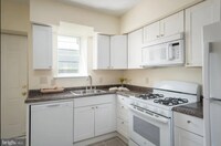 210 N Montford Ave photo'