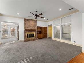 400 Ricker Ct in Irving, TX - Building Photo - Building Photo
