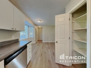 1004 Spruce Dr in Zebulon, NC - Building Photo - Building Photo