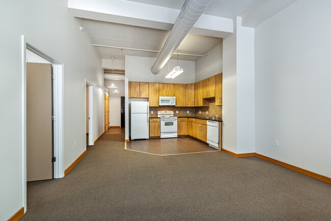 Grand Boulevard Lofts in Kansas City, MO - Building Photo - Interior Photo
