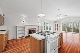 66 Converse Rd in Marion, MA - Building Photo - Building Photo