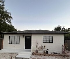 4720 7th Ave N in St. Petersburg, FL - Building Photo