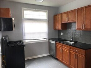 2811 Robertson Ave in Cincinnati, OH - Building Photo - Building Photo