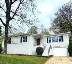 1826 Eastridge Dr in Birmingham, AL - Building Photo