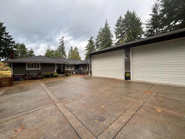 8582 Long Lake Rd SE in Port Orchard, WA - Building Photo - Building Photo